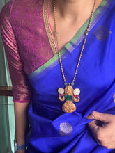 Load image into Gallery viewer, Statement vintage 925gold polish pendant with chain