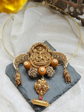 Load image into Gallery viewer, Statement vintage 925gold polish pendant with hasli