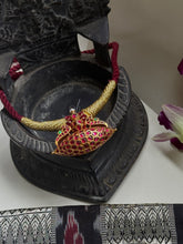 Load image into Gallery viewer, Kundan choker with thread work