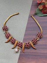 Load image into Gallery viewer, Vintage style statement necklace