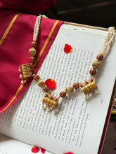 Load image into Gallery viewer, Statement vintage style pendant necklace