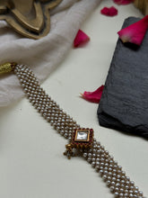 Load image into Gallery viewer, Kundan and pearl choker in silver 925