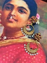 Load image into Gallery viewer, Vintage style (925 silver) earrings in gold polish