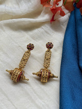 Load image into Gallery viewer, Vintage style statement earrings