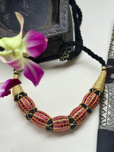 Load image into Gallery viewer, Kundan choker with thread work