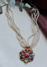 Load image into Gallery viewer, Pearl bunch necklace