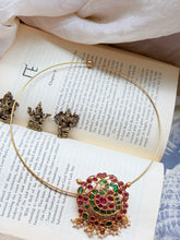 Load image into Gallery viewer, One of a kind rakodi pendant in silver 925 and gold polish