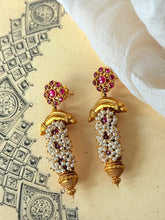 Load image into Gallery viewer, Vintage style statement earrings in sliver 925 in gold polish