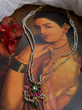 Load image into Gallery viewer, Pearl bunch necklace