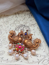Load image into Gallery viewer, Vintage style statement pendant