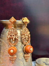 Load image into Gallery viewer, Vintage style (925 silver) earrings in gold polish