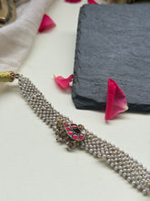 Load image into Gallery viewer, Kundan and pearl choker in silver 925