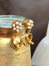Load image into Gallery viewer, Vintage style (925 silver) earrings in gold polish