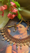 Load image into Gallery viewer, Statement vintage style kundan necklace set