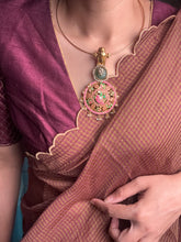 Load image into Gallery viewer, Vintage statement pendant hasli