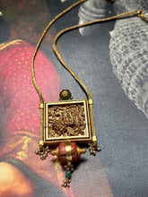 Load image into Gallery viewer, Vintage style pendant necklace