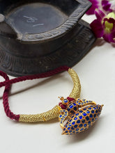 Load image into Gallery viewer, Kundan choker with thread work