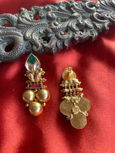 Load image into Gallery viewer, Silver 92.5 gold polish kundan earrings