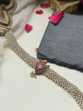 Load image into Gallery viewer, Kundan and pearl choker in silver 925