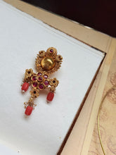 Load image into Gallery viewer, Vintage style pendant in silver 925 and gold polish