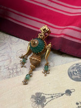Load image into Gallery viewer, Vintage style statement pendant