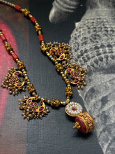 Load image into Gallery viewer, Vintage style statement necklace