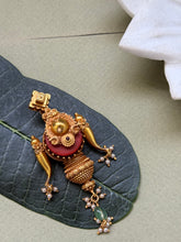 Load image into Gallery viewer, Gold polished, vintage style pendant in silver 925