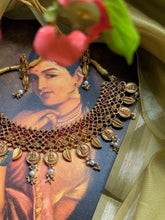 Load image into Gallery viewer, Statement vintage style kundan necklace set