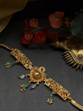 Load image into Gallery viewer, Statement vintage style choker necklace