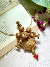 Load image into Gallery viewer, Vintage statement coral pendant hasli