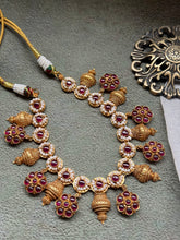 Load image into Gallery viewer, Statement vintage style necklace set in silver 925 & gold polish