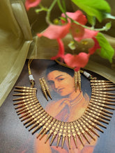 Load image into Gallery viewer, Statement vintage style necklace set