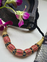 Load image into Gallery viewer, Kundan choker with thread work
