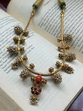 Load image into Gallery viewer, Vintage style coral necklace in silver 925