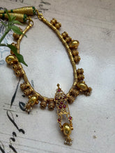 Load image into Gallery viewer, Vintage style statement necklace