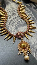 Load image into Gallery viewer, Statement vintage necklace