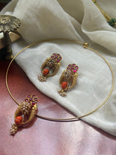 Load image into Gallery viewer, Statement pendant with earrings