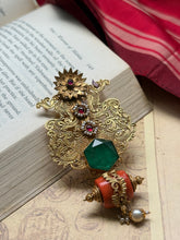 Load image into Gallery viewer, Vintage style statement pendant