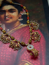 Load image into Gallery viewer, Vintage style statement necklace