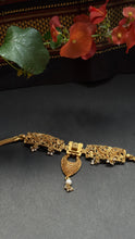 Load image into Gallery viewer, Statement vintage style choker necklace