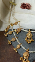 Load image into Gallery viewer, Layered pearl necklace