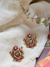 Load image into Gallery viewer, Kundan work earrings in gold polish