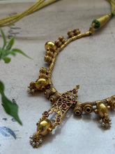 Load image into Gallery viewer, Vintage style statement necklace