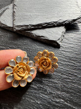 Load image into Gallery viewer, Silver 92.5 gold polish flower earrings