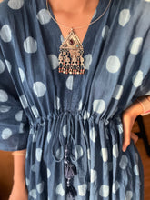 Load image into Gallery viewer, Contemporary vintage silver pendant hasli 2