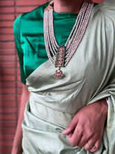 Load image into Gallery viewer, Multilayered Festive Pearl Necklace
