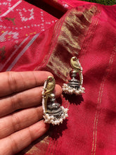Load image into Gallery viewer, Parrot dual tone earrings