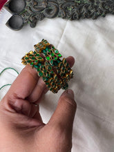 Load image into Gallery viewer, Emerald and silver 925 bracelet( Poochi)