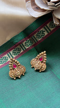 Load image into Gallery viewer, Kundan work (925 silver) earrings in gold polish