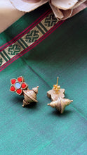 Load image into Gallery viewer, Kundan work (925 silver) earrings in gold polish